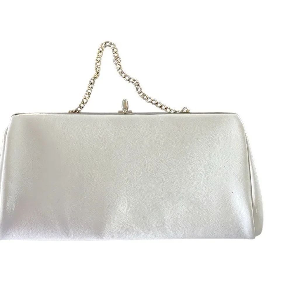 Vintage white handbag. Excellent condition.